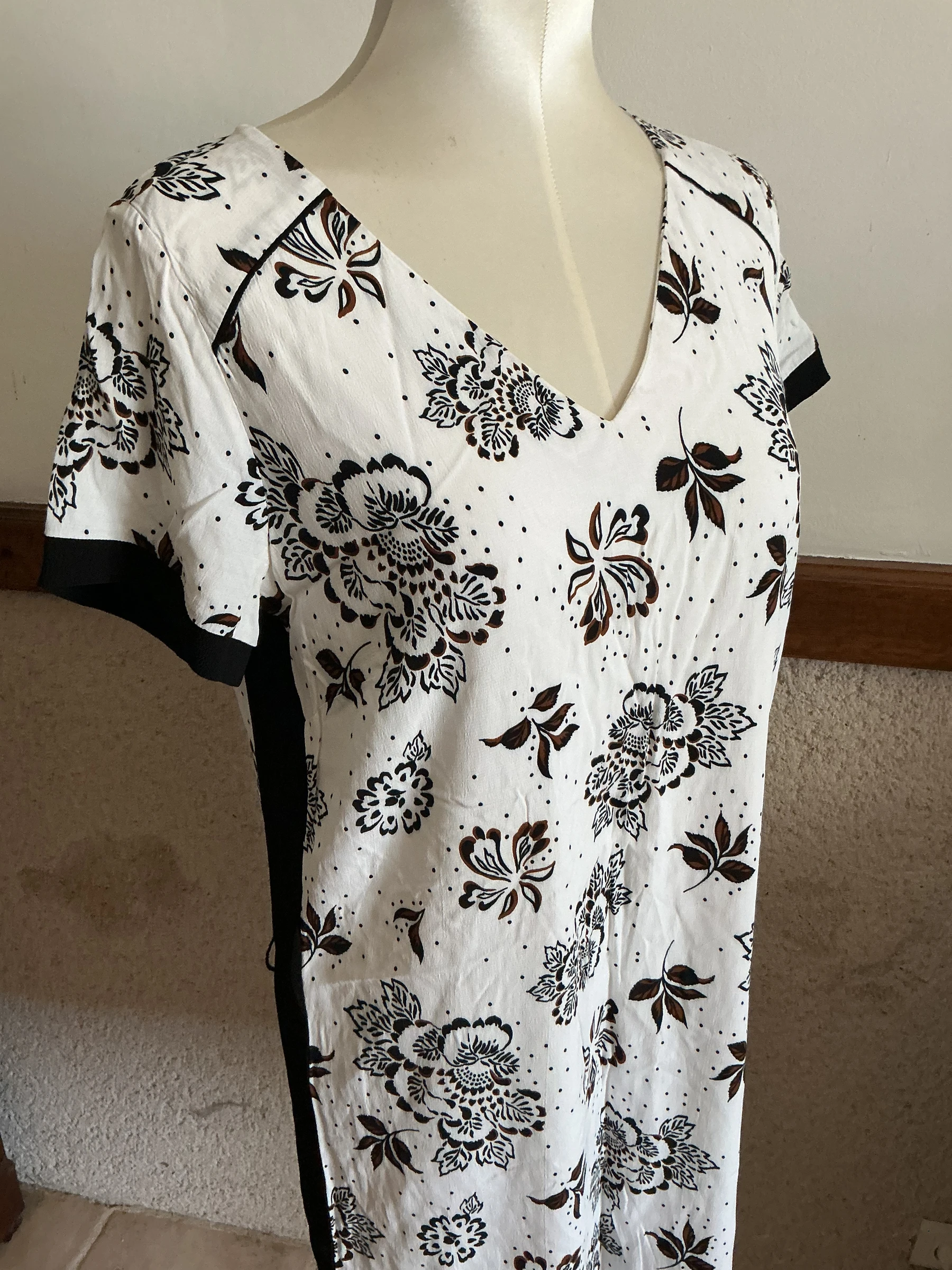 summer dress with short sleeves from the brand Patrice Bréal, size 40 – photo 2